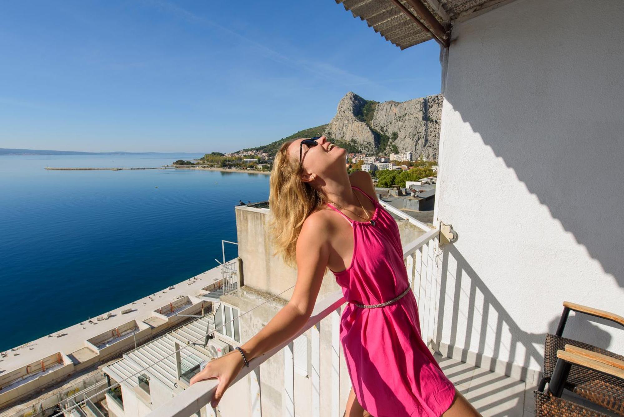 Sunny Apartment Omiš Dış mekan fotoğraf