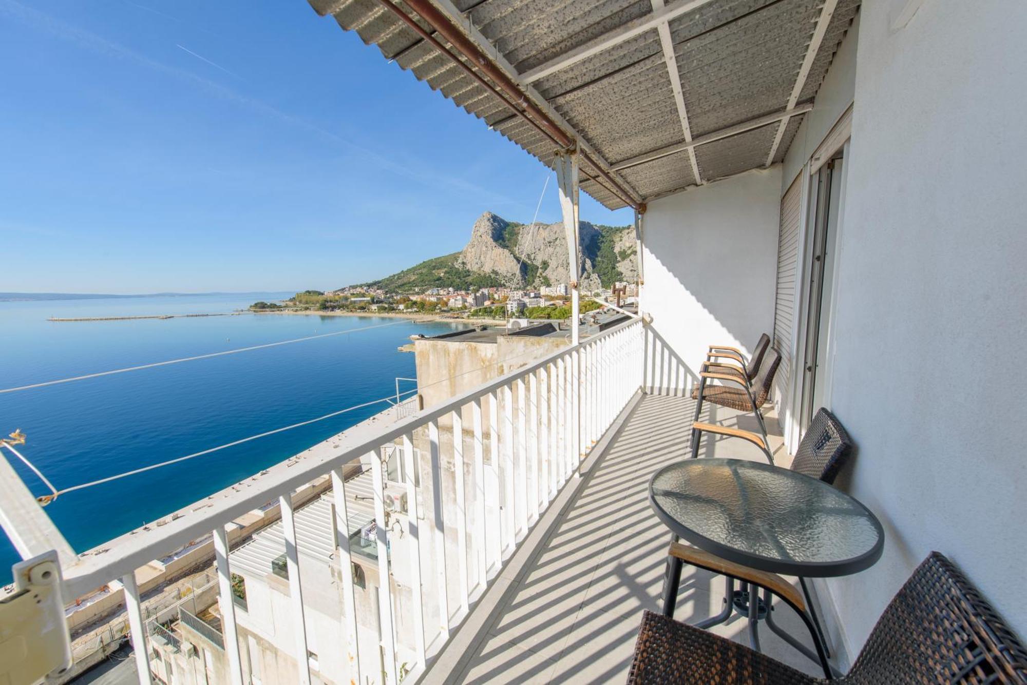 Sunny Apartment Omiš Dış mekan fotoğraf